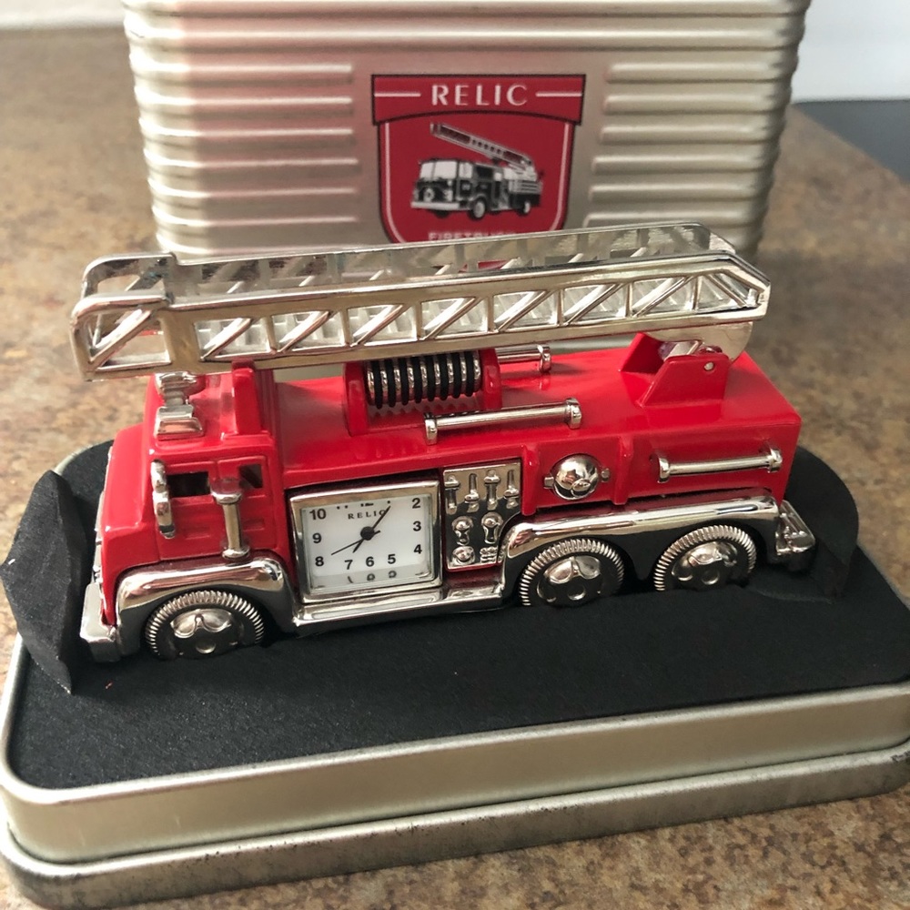 Old Relic Fire Truck Clock